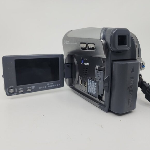 JVC GR-D770U Digital Video Camera With 34x Optical Zoom Accessories & Case - Picture 12 of 16